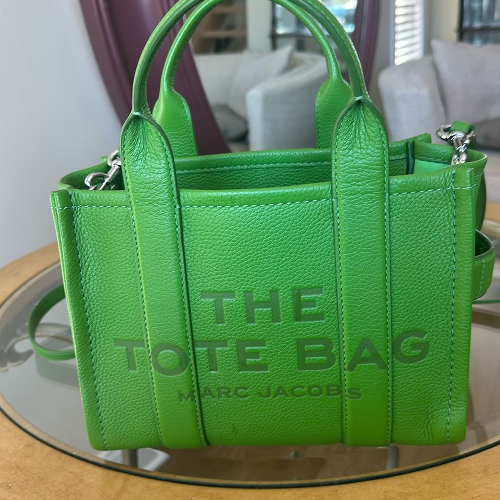 Marc Jacob’s tote small leather small tote bag fairly new